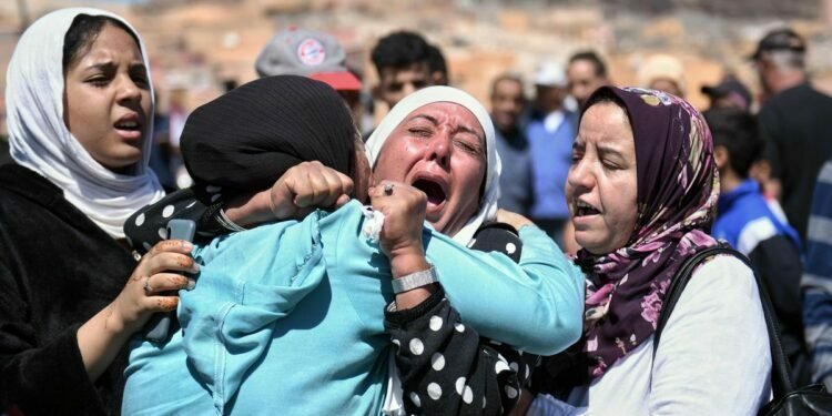 At least 2012 people killed in Morocco earthquake - Utusan Rakyat Women Mourn on Morocco Disaster