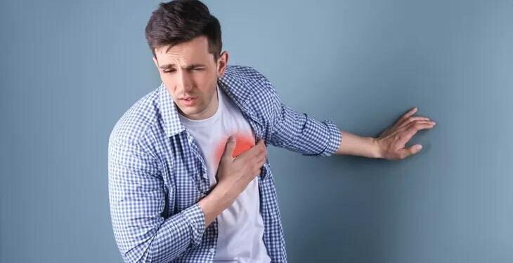 Ilustrasi seorang pria mengalami penyakit jantung Foto by klikdokter