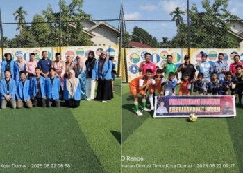 Momen kebersamaan para panitia, pejabat pemerintah, dan tim futsal dalam acara pembukaan kompetisi futsal Piala LPMK dan Forum RT di Kelurahan Bukit Batrem, Kecamatan Dumai Timur.