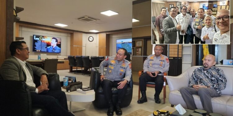 Suasana audiensi dan silaturahmi antara pengurus PWI Riau yang dipimpin oleh Ketua Raja Isyam Azwar dengan Kapolda Riau Irjen Herry Heryawan di Mapolda Riau Selasa 1692025