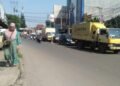 Suasana arus lalu lintas di salah satu ruas jalan utama di Cileungsi Kabupaten Bogor