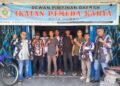 Pengurus DPD II IPK Kota Dumai berfoto bersama dengan perwakilan warga calon kader dari Kecamatan Sungai Sembilan di depan Sekretariat DPD II IPK Dumai di Jl Sultan Syarif Kasim
