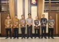 WhatsApp Image 2025-09-13 at 101339 - Utusan Rakyat Kepala BNN RI Komjen Pol Suyudi Ario Seto tengah dengan seragam polisi berfoto bersama jajaran pimpinan BNN usai upacara Korps Raport kenaikan pangkat