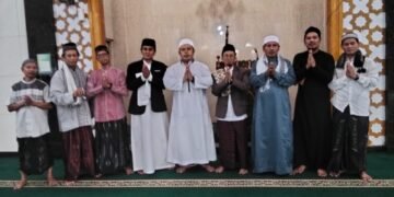 Shalat Idul Fitri Penuh Khidmat: Aparatur Desa Limus Nunggal Bersatu dalam Ibadah Bersama Ulama dan Tokoh Masyarakat