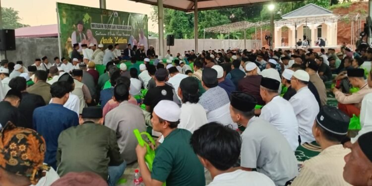 Wakil Ketua DPRD Bogor Buka Puasa Bersama 3.000 Warga Botim dan Santuni Yatim di Tengah Hujan Lebat