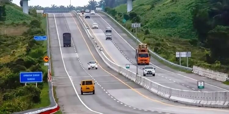Pengendara Arus Balik Tol Permai agar menjaga kecepatan, Jalan Tol Banyak Bergelombang