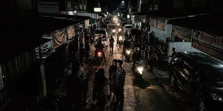 Jaringan Interkoneksi Terganggu, Pemadaman Total (Blackout) Landa Sebagian Wilayah Sumatera