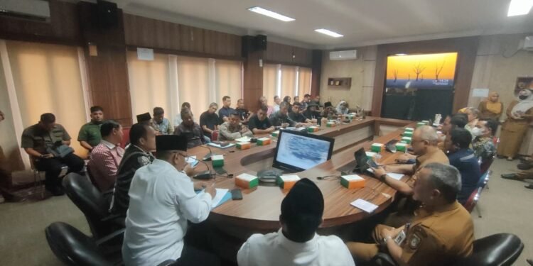 Rapat Tindak Lanjut RoW 100 Meter Jalan Sudirman – PT PHR Absen