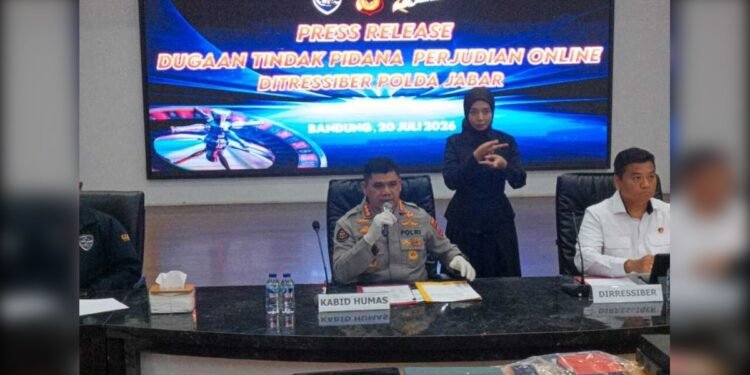 ditres siber polda jabar_UtusanRakyat - Utusan Rakyat Ditres Siber Polda Jabar Ungkap Jaringan Judi Online Lintas Negara, WNA China Terlibat