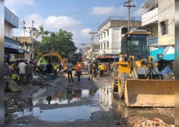 Pemko Pekanbaru Mulai Perbaikan Drainase dan Normalisasi Drainase di Jalan Teratai Pasar Kodim Turunkan Tim Gabungan Satpol PP, DLHK,Polresta dan TNI