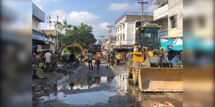 Pemko Pekanbaru Mulai Perbaikan Drainase dan Normalisasi Drainase di Jalan Teratai Pasar Kodim Turunkan Tim Gabungan Satpol PP, DLHK,Polresta dan TNI