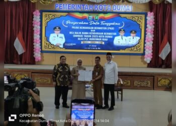 pemprov riau serah data dumai_UtusanRakyat 1 - Utusan Rakyat Pemprov Riau Serah Data Tunggak Pajak Kendaraan, Dumai Rp28 M