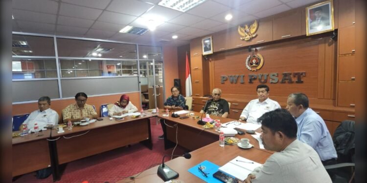 penguatan ad art pwi_UtusanRakyat - Utusan Rakyat Penguatan AD/ART, PWI Pusat Sosialisasi Lima PO