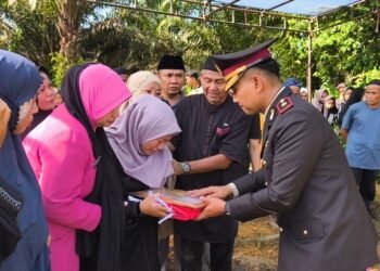 Polres Kampar Berduka Upacara Pemakaman Personil Aipda Supriandi Dilaksanakan Dengan Khidmat Di Kuok
