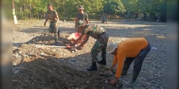 satgas tmmd pidie_UtusanRakyat - Utusan Rakyat Satgas TMMD Ke-129 Kodim 0102/Pidie Bersama Warga Bersihkan Lokasi Pembangunan MCK dan Sumur Bor