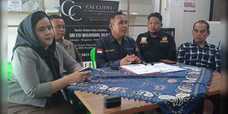 Deri Supriadi_UtusanRakyat - Utusan Rakyat Deri Supriadi di Dampingi Kuasa Hukum Resmi Melaporkan Dugaan Penyerobotan Lahan ke Polda Sumsel