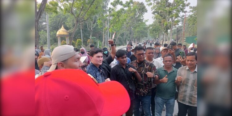 Mahasiswa Riau Gelar Aksi Damai di Kantor PT Agrinas, Dorong Transparansi Program Koperasi bagi Masyarakat Perbatasan