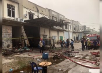 Enam Gudang di Kompleks Pergudangan Avian Pekanbaru Hangus Terbakar, Kerugian Ditaksir Capai Miliaran Rupiah