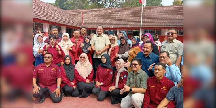 Bupati Bogor Tinjau Program Makan Bergizi Gratis di SDN 03 Cileungsi dan Ziarah ke Situs Bersejarah