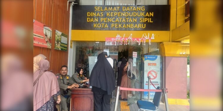 Data Ganda, Warga Pekanbaru Kesulitan Dapatkan Layanan Kesehatan di Faskes