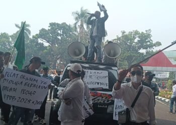 Dugaan Adanya Permintaan Sejumlah Uang di SMA Negeri 1 Palembang, HIMKA Sumsel Geruduk Kantor Gubernur