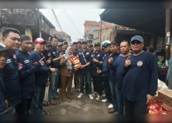 Erwin King, Ketua Umum Solidaritas Serigala Indonesia, Turun Langsung Salurkan Bantuan Musibah Kebakaran