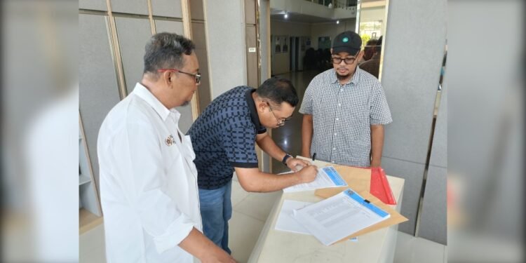 Panitia Konferkot Serahkan Berkas Bacalon Ketua PWI Dumai ke Provinsi