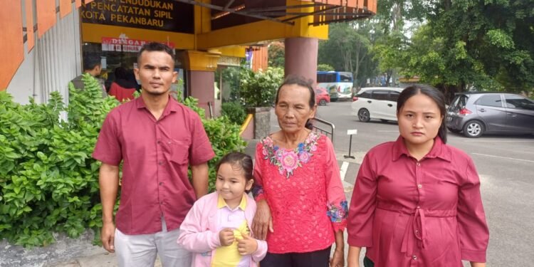 Informatif dan Transparan: Warga Diharapkan Memahami Persyaratan Berkas Administrasi Kependudukan